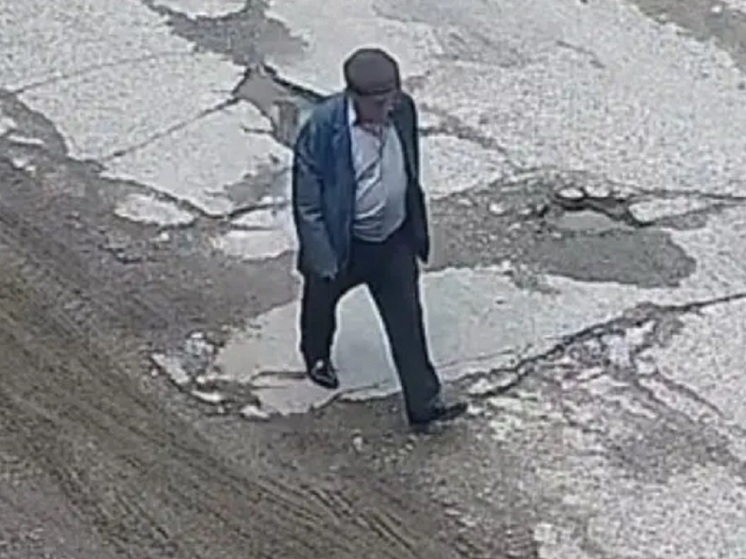 Костромские полицейские разыскивают мужчину в кепке, охочего до чужих денег