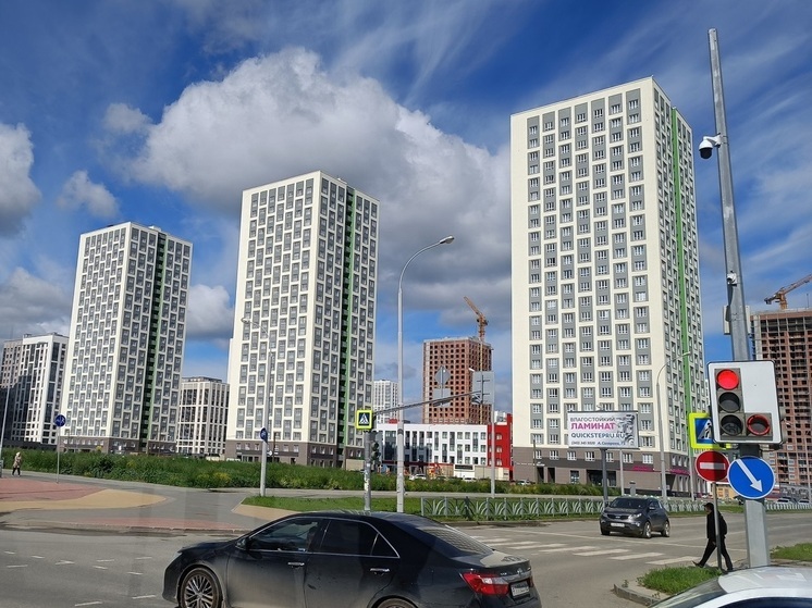 Доставщик на электротранспорте сбил двух человек