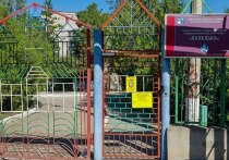 По нашим данным, министр социального развития и труда Астраханской области Антон Гудименко лично встретился с коллективом дома ребенка «Капелька», чтобы разъяснить ситуацию с выплатами и планами на ближайшее время.