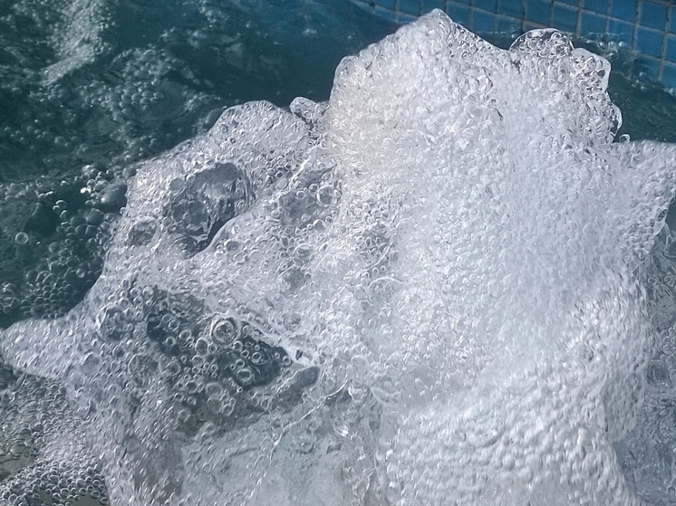 Во Владикавказе фонтаны оберегают от образования водорослей