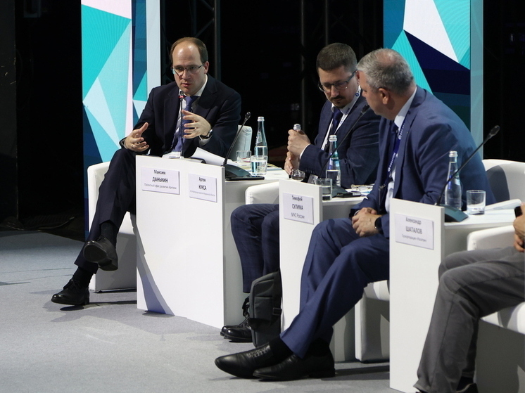 Почти 160 тысяч человек ищут работу в Арктике за год – данные ПОРА