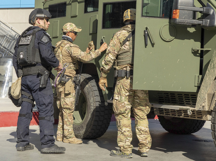 NBC: во Флориде задержанные мигранты устроили голодовку из-за плохих условий содержания