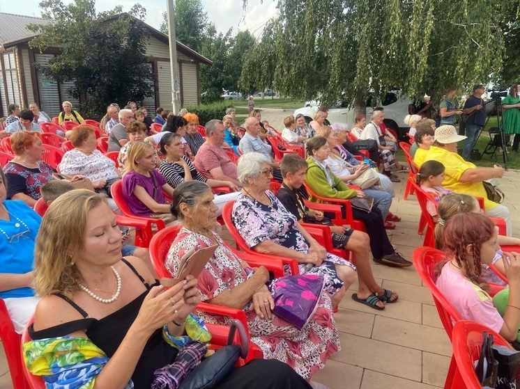 В Орле прошёл праздничный концерт «Город, где в счастье веришь…» (0+)
