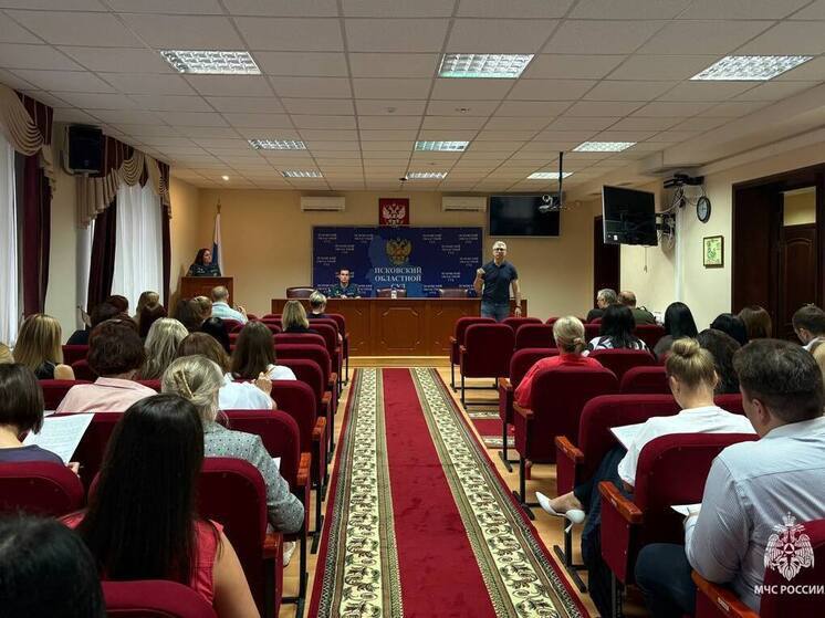 Профилактика пожарной безопасности прошла в здания суда Пскова