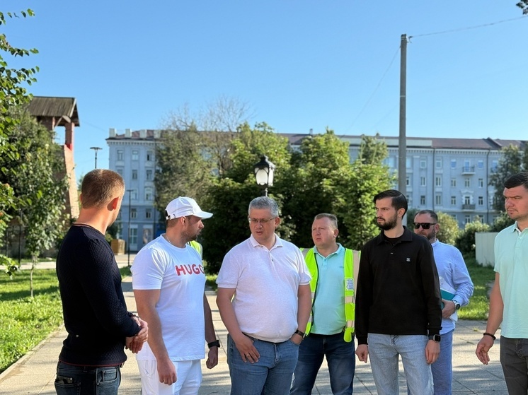 Глава Смоленска провел субботний объезд объектов благоустройства