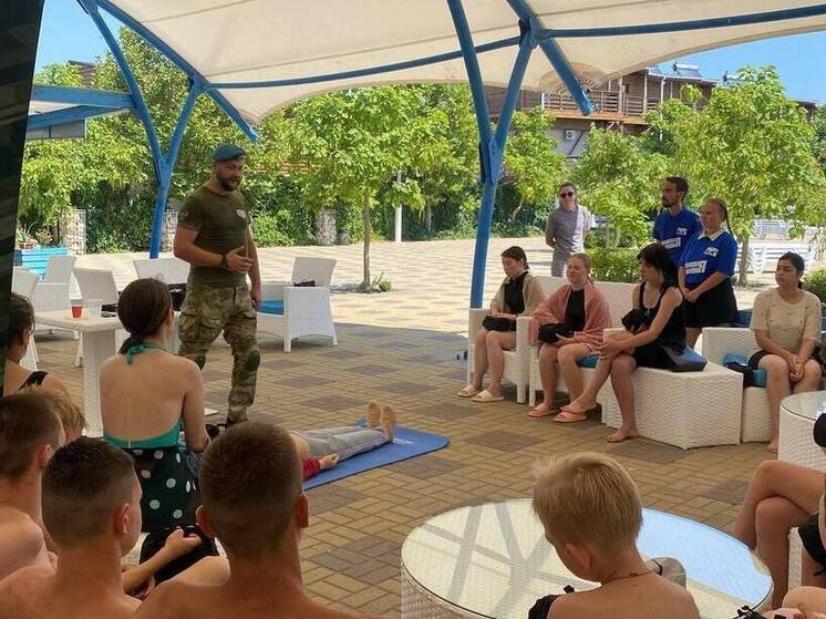 Херсонские единороссы ко Дню ВДВ провели занятие по тактической медицине