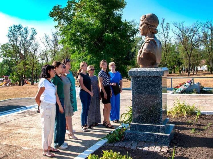 В Шахтерском МО почтили память лётчицы ВОВ