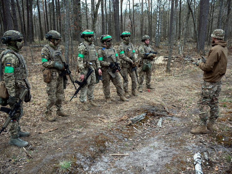 Ukrainian forces defending against Russian advances near Pokrovsk
