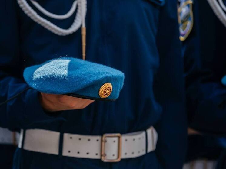 Мэр Ченцов поздравил липецких служащих ВДВ с их праздником