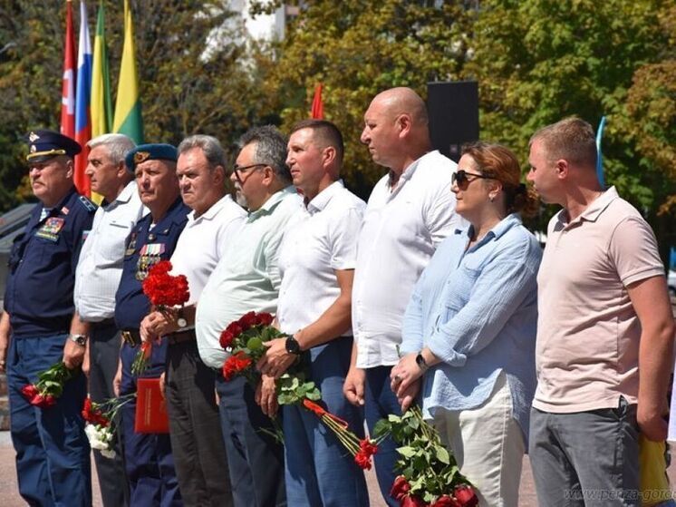 Пензенцы отметили 95-летие Воздушно-десантных войск торжественным митингом