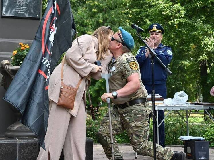 Ветеран СВО сделал предложение возлюбленной в День ВДВ
