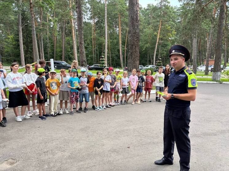 В Серпухове учили детей безопасному поведению на дорогах
