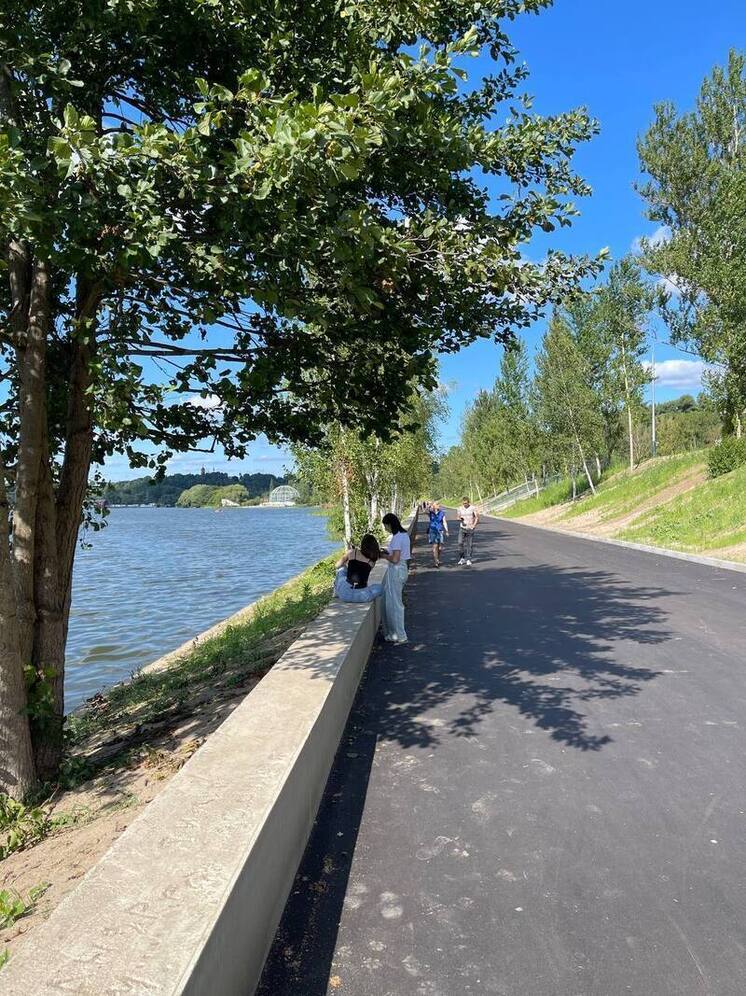 Глава Калуги лично оценил новое покрытие на Яченской набережной