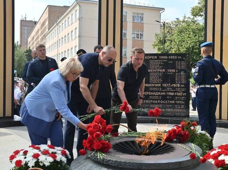 Денис Боков принял участие в торжествах по случаю Дня ВДВ в Рязани