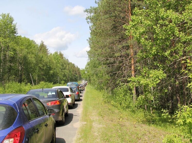 Автомобиль — источник повышенной опасности. Но, увы, далеко не все водители относятся к его техническому состоянию с должным вниманием. В стремительном ритме жизни поломки откладываются «на потом», а тревожные сигналы — игнорируются. Между тем, некоторые неисправности напрямую могут привести к серьезным авариям. О том, какие поломки автомобиля нельзя игнорировать ни в коем случае, рассказал эксперт.