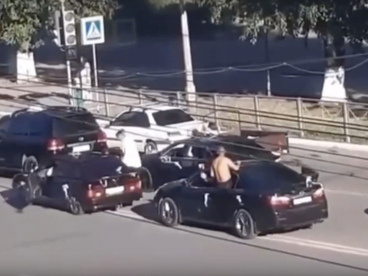 В Кызыле участники свадебного кортежа грубо нарушили правила дорожного движения