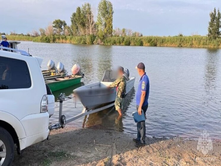 В Астраханской области очередной судоводитель попался с поддельными правами