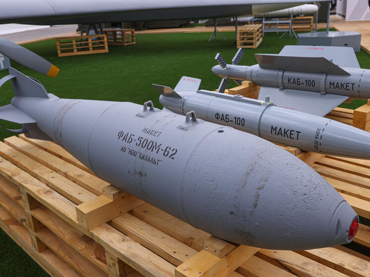 РГ: российские ВКС с помощью ФАБ-3000 поразили мост в Херсоне