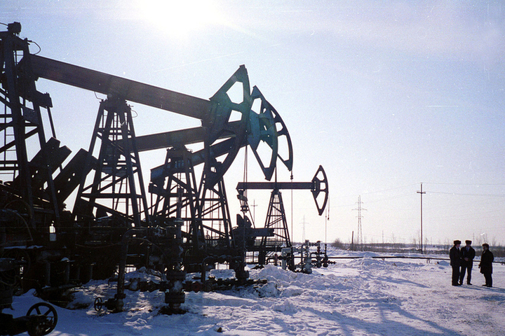 Индийские СМИ: нефтеперерабатывающие компании Индии продолжают закупать нефть из РФ