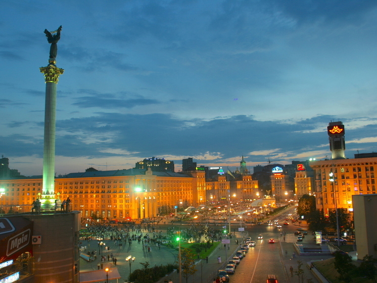 В Киеве на фоне воздушной тревоги прогремели взрывы