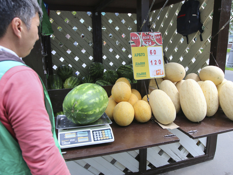 Роспотребнадзор: зрелый арбуз издает звонкий звук, а дыня – глухой