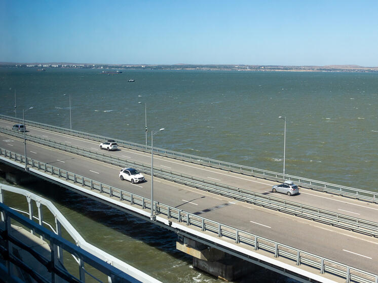 В очереди на Крымский мост со стороны Тамани стоят более 1,1 тысячи автомобилей