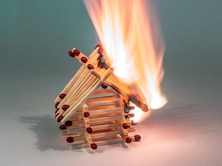 Девушка пыталась сжечь дом неприятельницы в Хабаровском крае