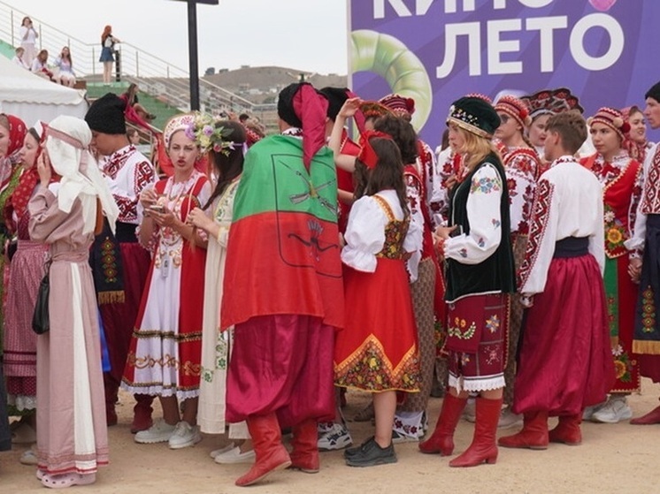 Молодежь Запорожской области возглавила шествие фестиваля «Таврида.АРТ»