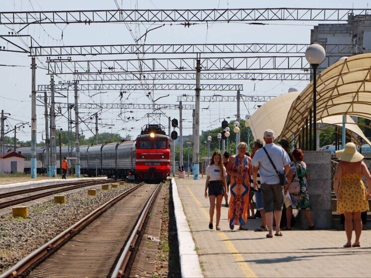 Более 5 млн пассажиров перевезла Крымская железная дорога за полгода