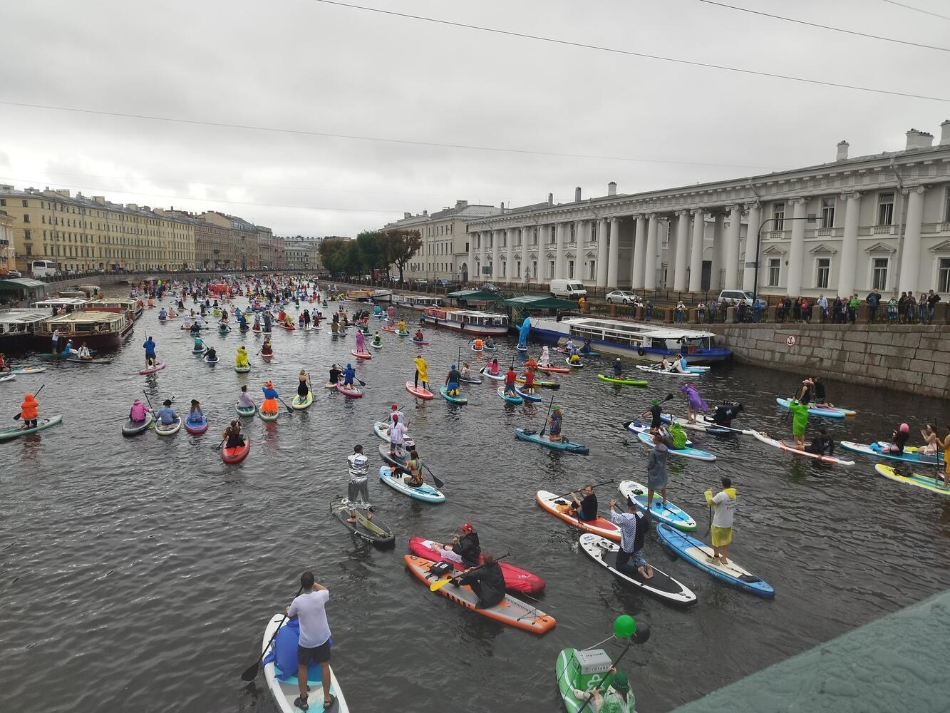 Сапборд-карнавал в Петербурге
