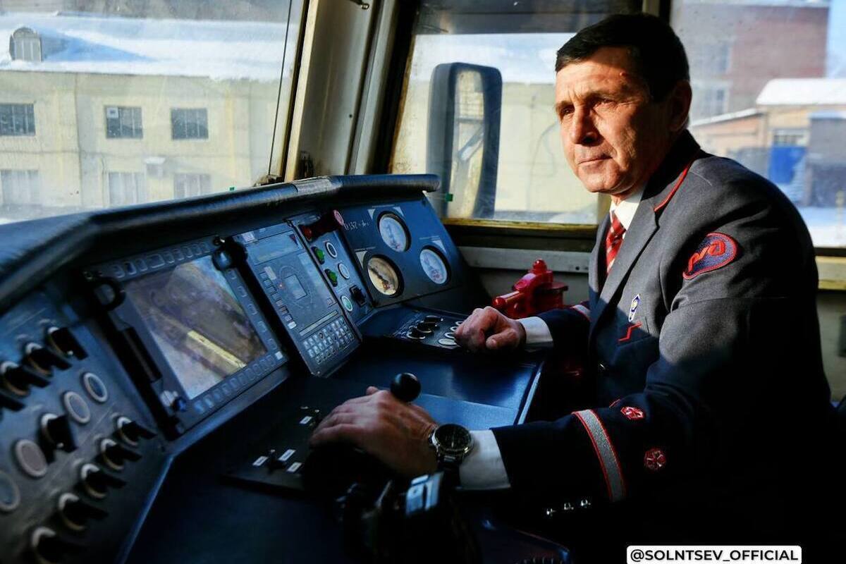 Солнцев рассказал оренбуржцам о практике на железной дороге