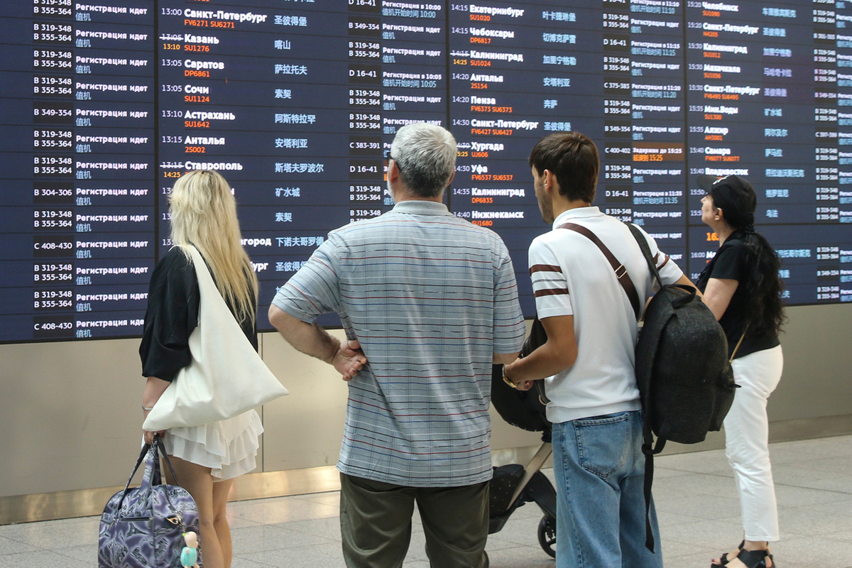 Коллапсы в аэропортах заставили россиян задуматься об отдыхе без детей: мучение вместо каникул