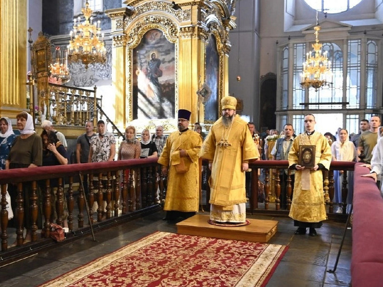Митрополит Исидор совершил  Божественную литургию в Успенском кафедральном соборе