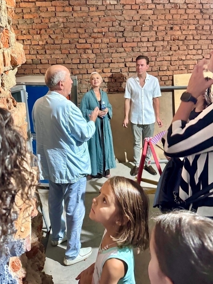 Актёры калужской драмы побывали на стройплощадке