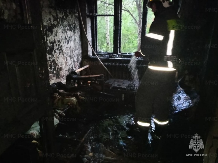 В Серове произошел пожар в трехэтажном доме