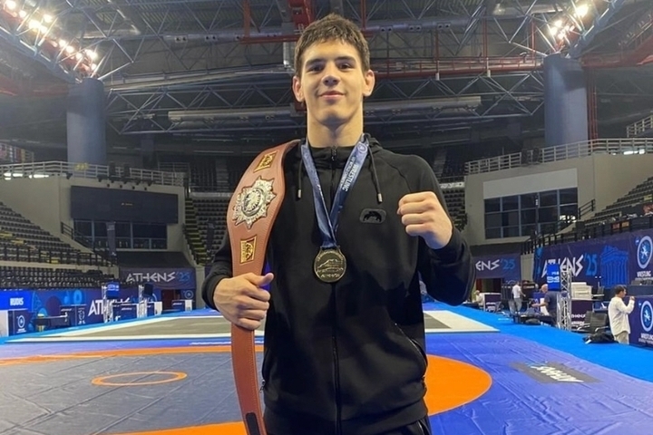 Российские борцы выиграли три медали в последний день ЧМ среди юниоров