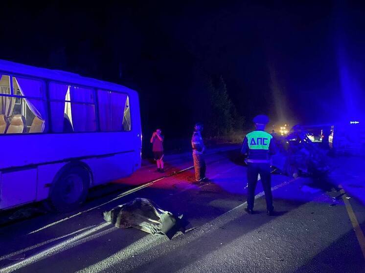Два человека погибли в столкновении с автобусом под Первоуральском