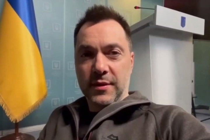 Экс-советник Арестович*: Россия может забрать до 12 областей Украины