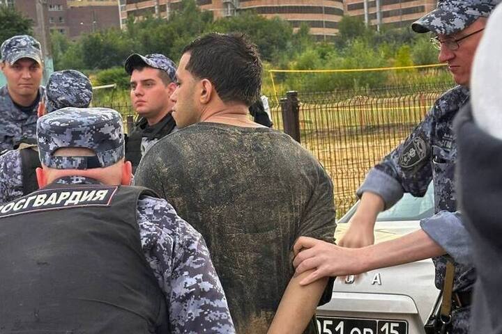 Толпа отдыхающих кубинцев напала с ножами на спасателей на Дзержинском карьере