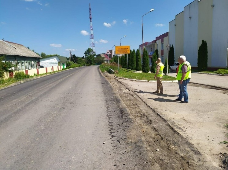 В Износковском районе ремонтируют 22 км дороги