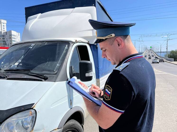 В Саратове за неуплату штрафов арестовано 9 машин должников