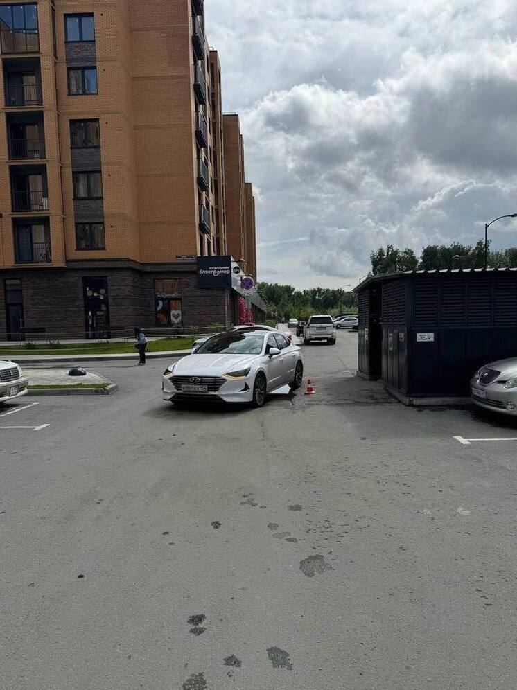 Ребёнок на самокате пострадал в ДТП в Новосибирске