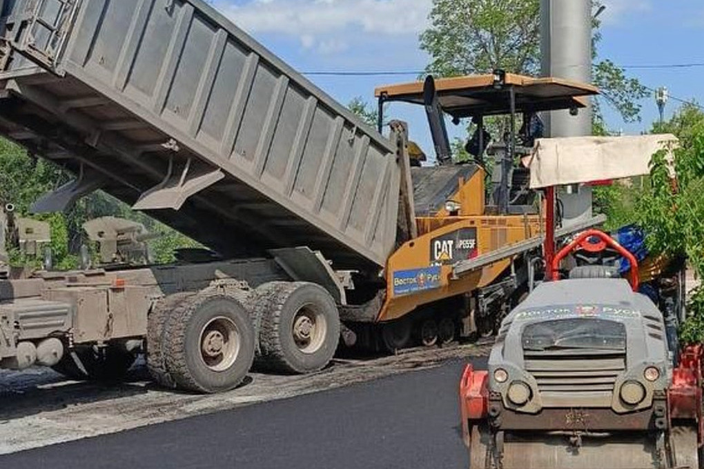 В посёлке Энергетик начался ремонт дорожного покрытия на площади Обелиска Славы