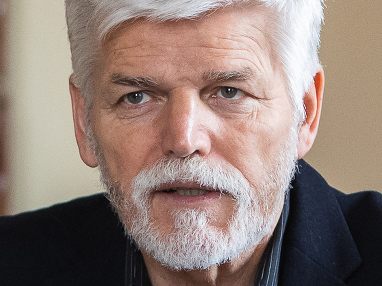 Президент Чехии Павел допустил выживание Украины путем потери территории