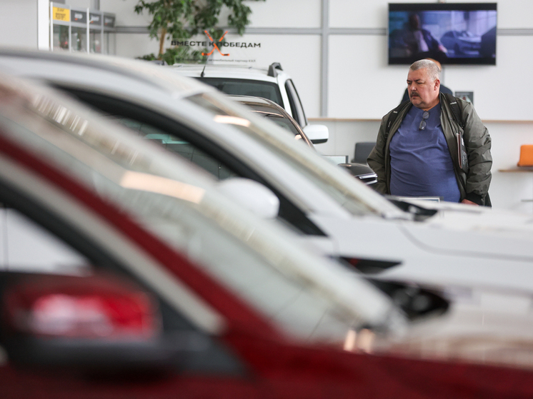Минпромторг: продажи новых автомобилей в России с начала года обрушились на 26%