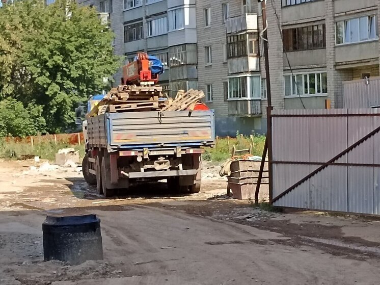 Грузовики не смогут проехать к Лиинахамари из-за ремонтных работ