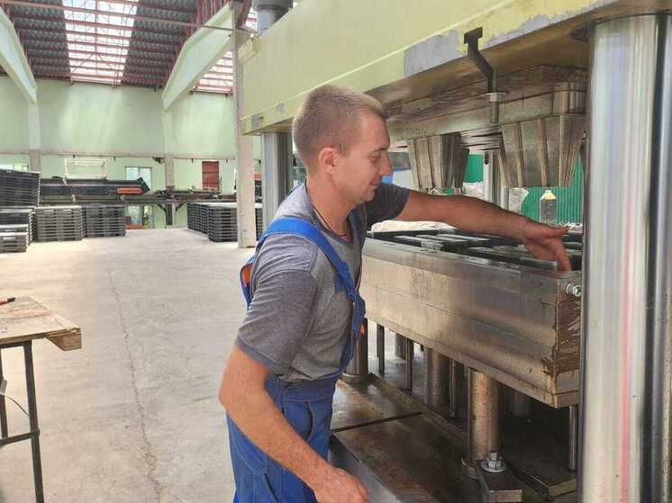 В Ессентуках открылся цех по переработке вторсырья в террасную доску и поддоны