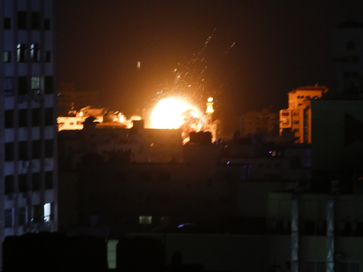 «Общественное»: очевидцы в Одессе сообщили о серии взрывов в ночь на 5 августа