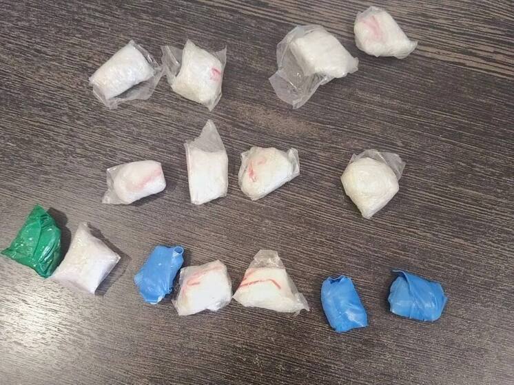 В Бийске задержали семейную пару закладчиков с крупной партией наркотиков