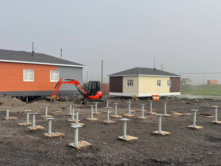 Строительство коттеджей для переселенцев из ветхого жилья возобновили в Инчоуне